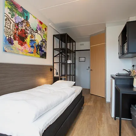 Cabinn Plus Esbjerg Hotel 3*