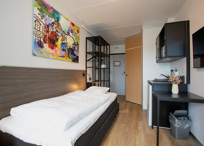 Cabinn Plus Esbjerg Hotel 3*